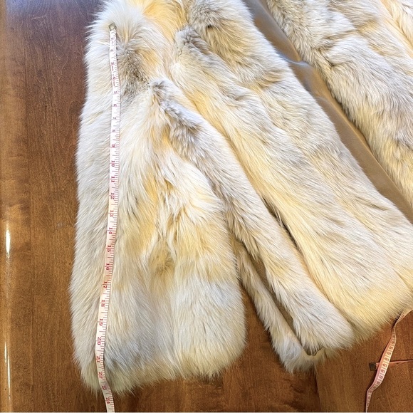 Custom Genuine Vintage Arctic Fox Fur Coat - Excellent Condition, Well Cared For - Picture 8 of 13